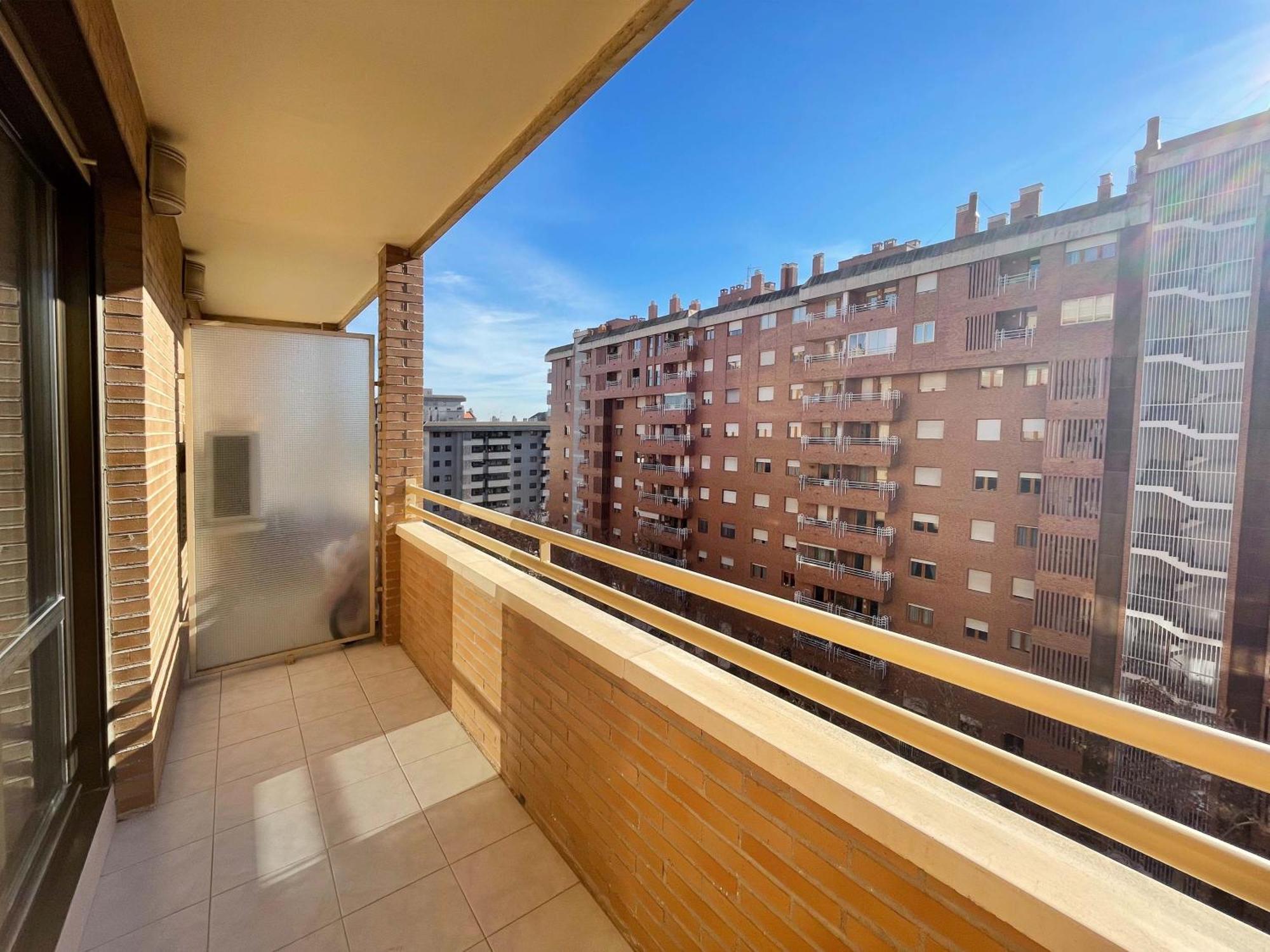 Apartamentos El Pilar Suites 3000 Saragossa Exterior foto